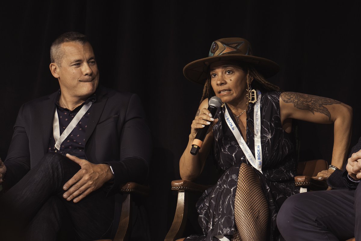 🎧 Indie authors: Audiobooks = big opportunity.
Revenue hit $2.22B in 2024, and younger listeners are tuning in. DIY or AI? Our guide breaks down how to produce &amp; market your own. Includes tips from the Publishers Weekly U.S. Book Show panel. booklife.com/publish/audio/… #audibook
