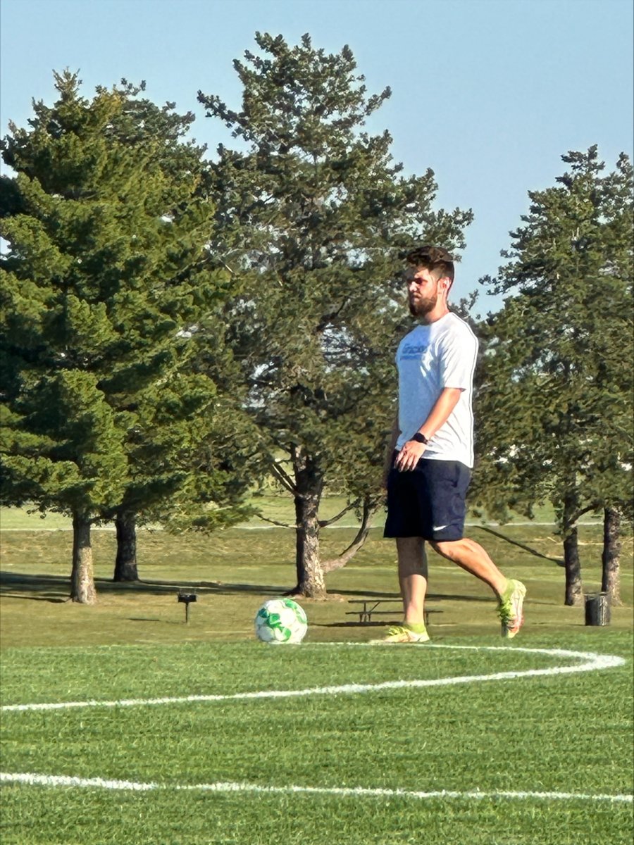 Happy Birthday to the best assistant coach a program can ask for, Hugo Chagas Pols. Your tireless work ethic and commitment to our program does not go unnoticed.  Happy Birthday Hugo !!!!!