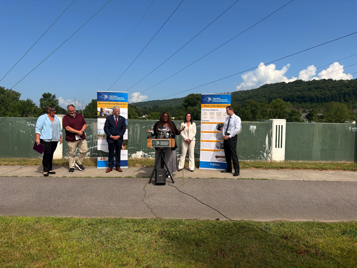 SenatorLeaWebb's tweet image. I know how devastating floods have been for families and small businesses in the Southern Tier. I was proud to join the NYS Department of Environmental Conservation to announce a $4 million investment in the City of Binghamton and $5 million investment in Whitney Point.