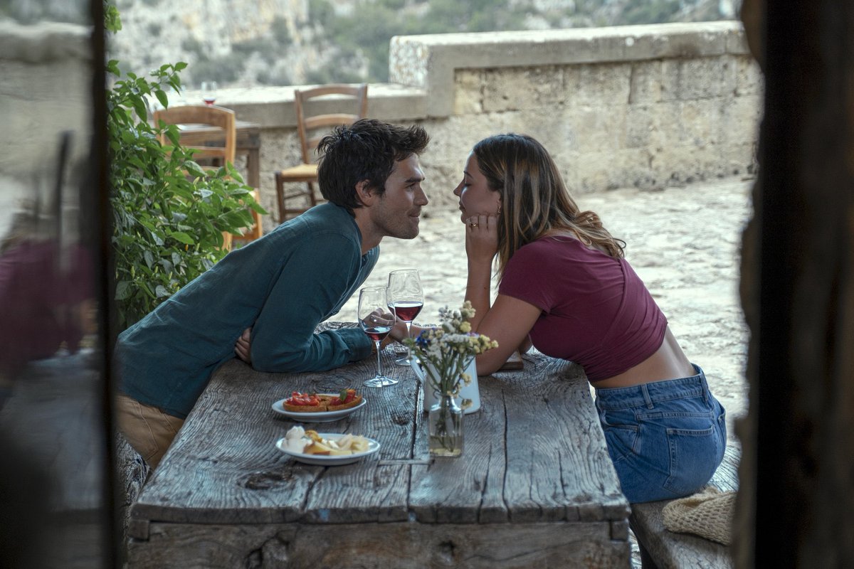 First look at ‘THE MAP THAT LEADS TO YOU’ starring Madelyn Cline and KJ Apa.

Premiering August 20 on Prime Video.