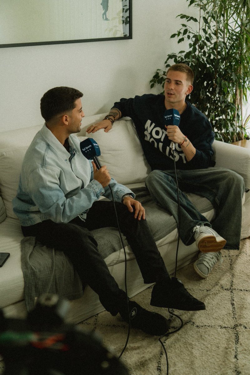 🗣️ Franco Mastantuono: "Sim, muitas noites, quando vou dormir, começo a imaginar coisas como entrar no Bernabéu antes de um jogo, ou minha apresentação em Madrid. Quanto mais próximo esse dia chega, mais penso nele." 

[<a href="/gastonedul/">Gastón Edul</a>]