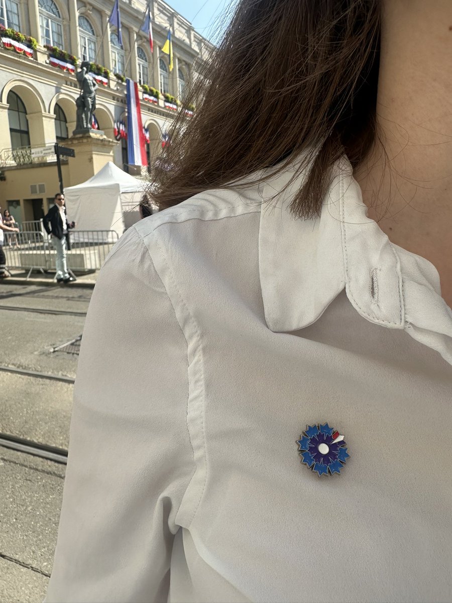 Présente à la commémoration du 14 juillet à Saint-Etienne 🇫🇷

Alors que nous célébrons la Fête nationale, le Bleuet de France commémore son centenaire. Depuis 100 ans, ce symbole de mémoire et de solidarité rend hommage à ceux qui ont sacrifié leur vie pour la France