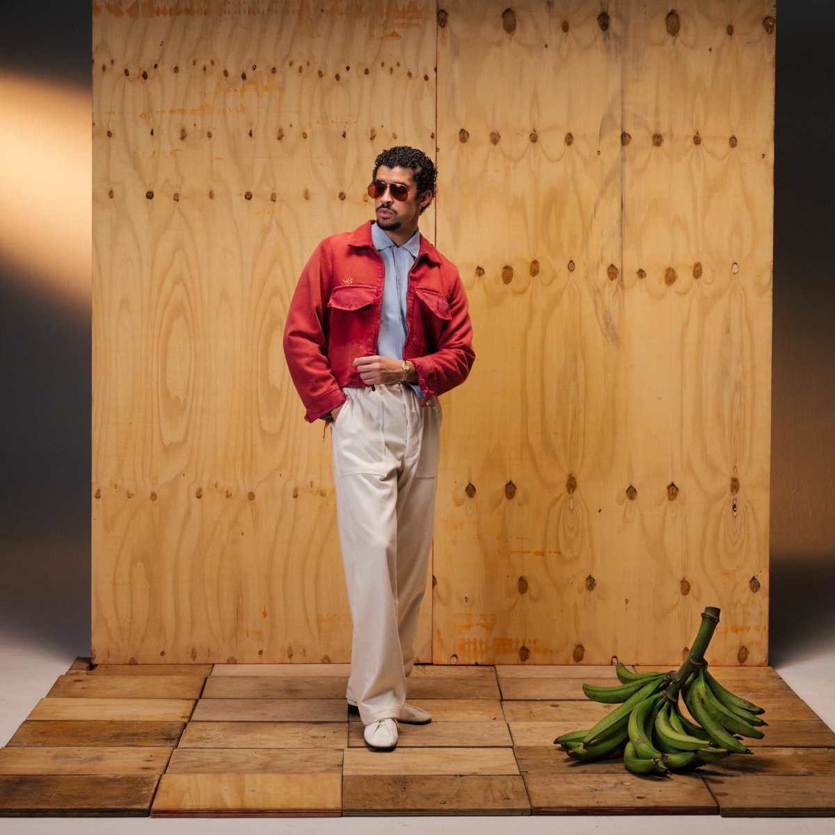 AppleMusic's tweet image. .@sanbenito surprises us with &quot;ALAMBRE PúA.&quot; Stream the new single now on Apple Music. apple.co/ALAMBREPúA
