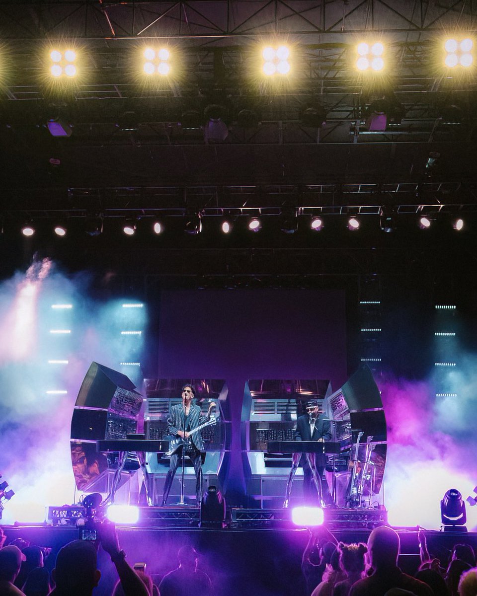 goldenvoice's tweet image. let’s take it to the dance floor 🕺 @Chromeo is bringing the funk to @FondaTheatre ✨ experience the duo’s acclaimed album, ‘Fancy Footwork’  from front-to-back on Friday, 11.14 

axs.com/events/1050849…

📸 credit: @curiouskatphoto