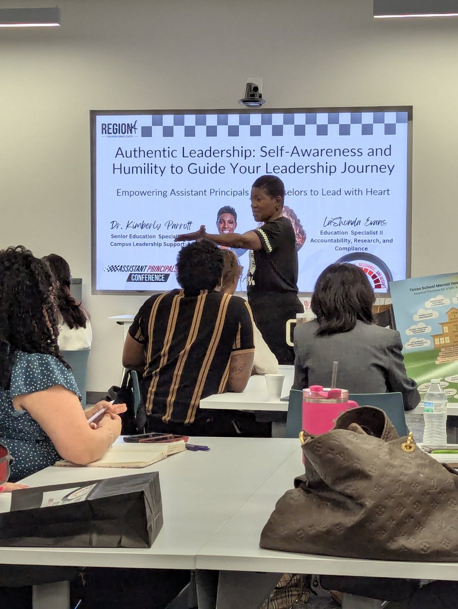 kfloyd71's tweet image. Thank you @kdparrot  &amp;amp; @LashondaEv38846 for the leadership training on principal counselor relationships! It was amazing! #R4APCon
