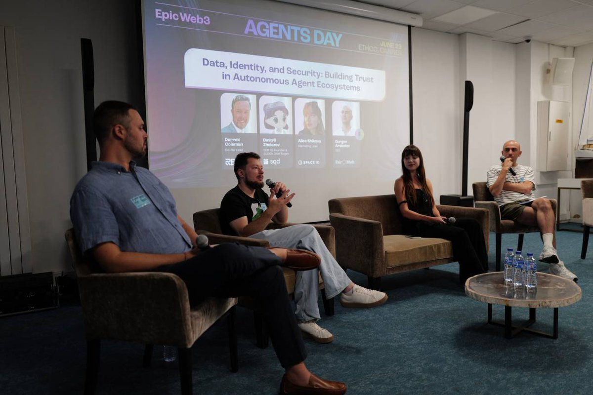 AliceSh15's tweet image. Had a fantastic panel discussion on data, trust, and identity in autonomous systems at Agents Day — big thanks to @epicweb3 for organizing!
Loved diving into AI agents with brilliant minds like @TheDerrek and @dizhel.