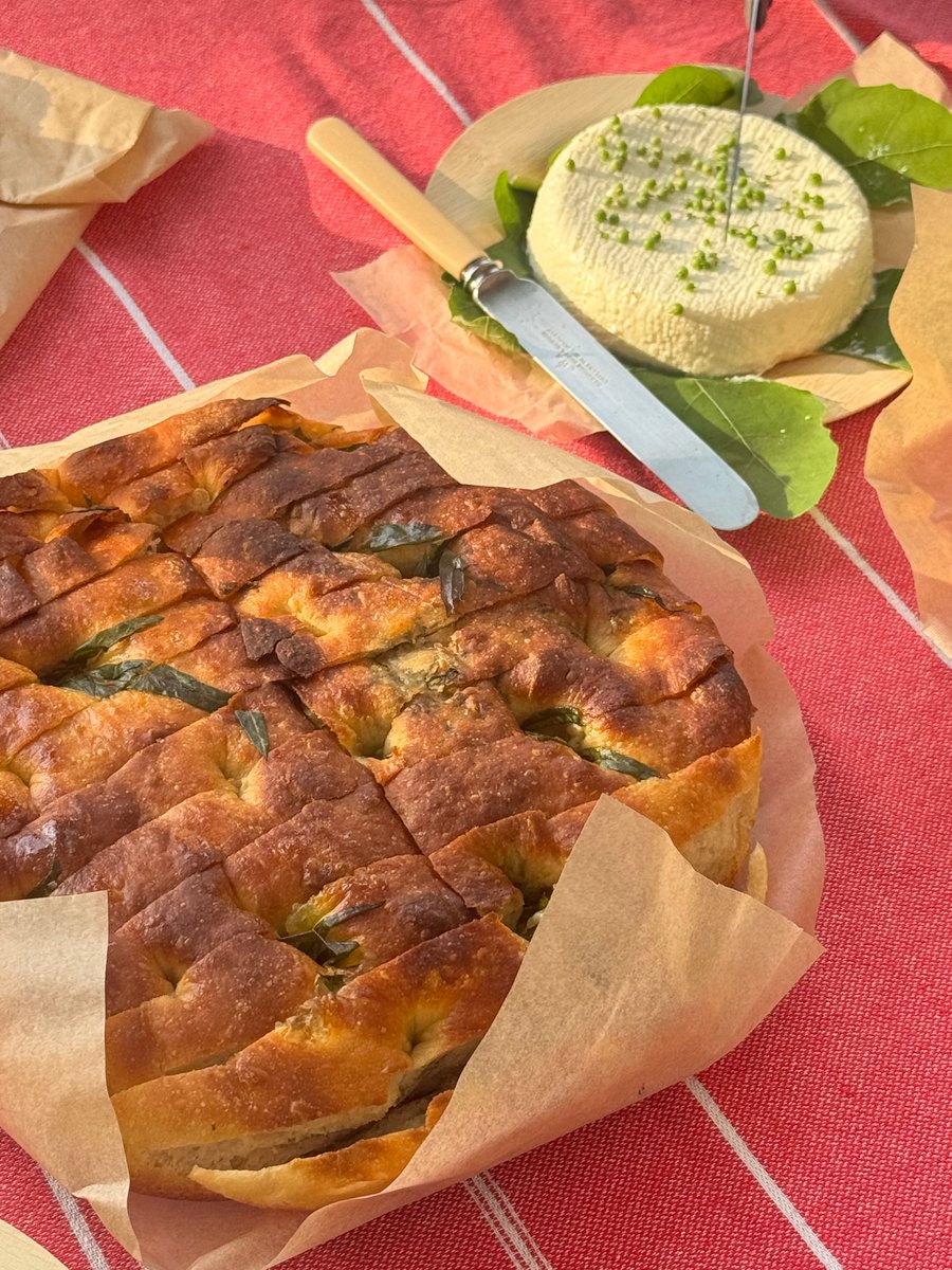 queensfarm's tweet image. Our Wild Edibles Walk is around the corner! Grab your walking shoes and join expert Marie Viljoen for an evening of outdoor exploration, ending in freshly baked farm faire and drinks made with the same wild edibles!
Tickets and additional info can be at buff.ly/Gf8SDzR
