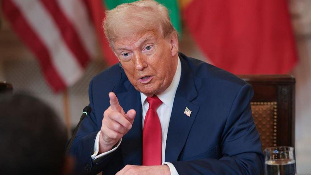 #Trump threatens to punish #Russia with #tariffs if there's no deal to end the war in #Ukraine within 50 days, reports AP