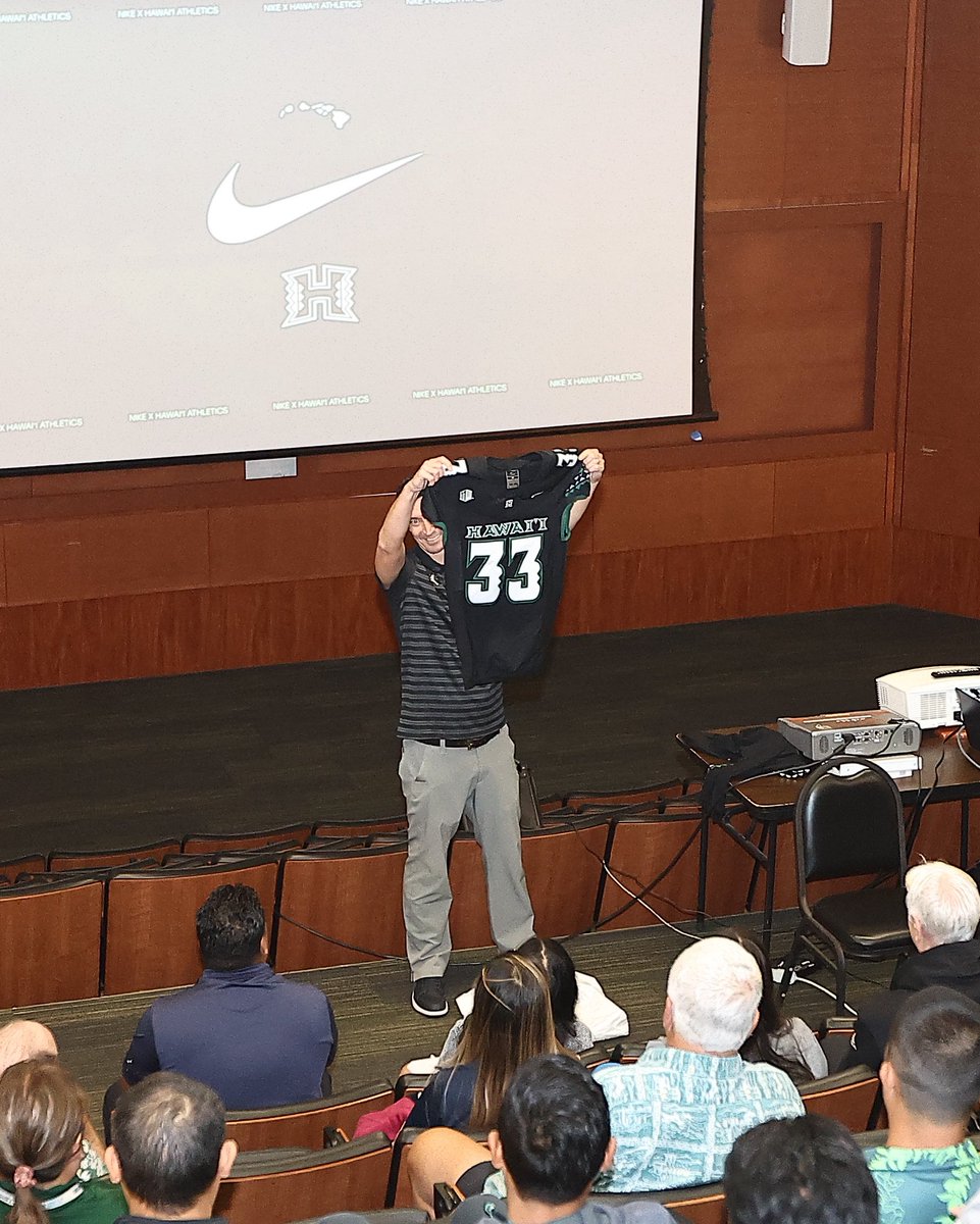 Matt Elliott (@uhathletics_ad) on Twitter photo Love these brand new Nike uniforms for <a href="/HawaiiFootball/">Hawaii Football</a>!
Stay tuned for the full reveal later this morning…
#GoBows Love these brand new Nike uniforms for <a href="/HawaiiFootball/">Hawaii Football</a>!
Stay tuned for the full reveal later this morning…
#GoBows