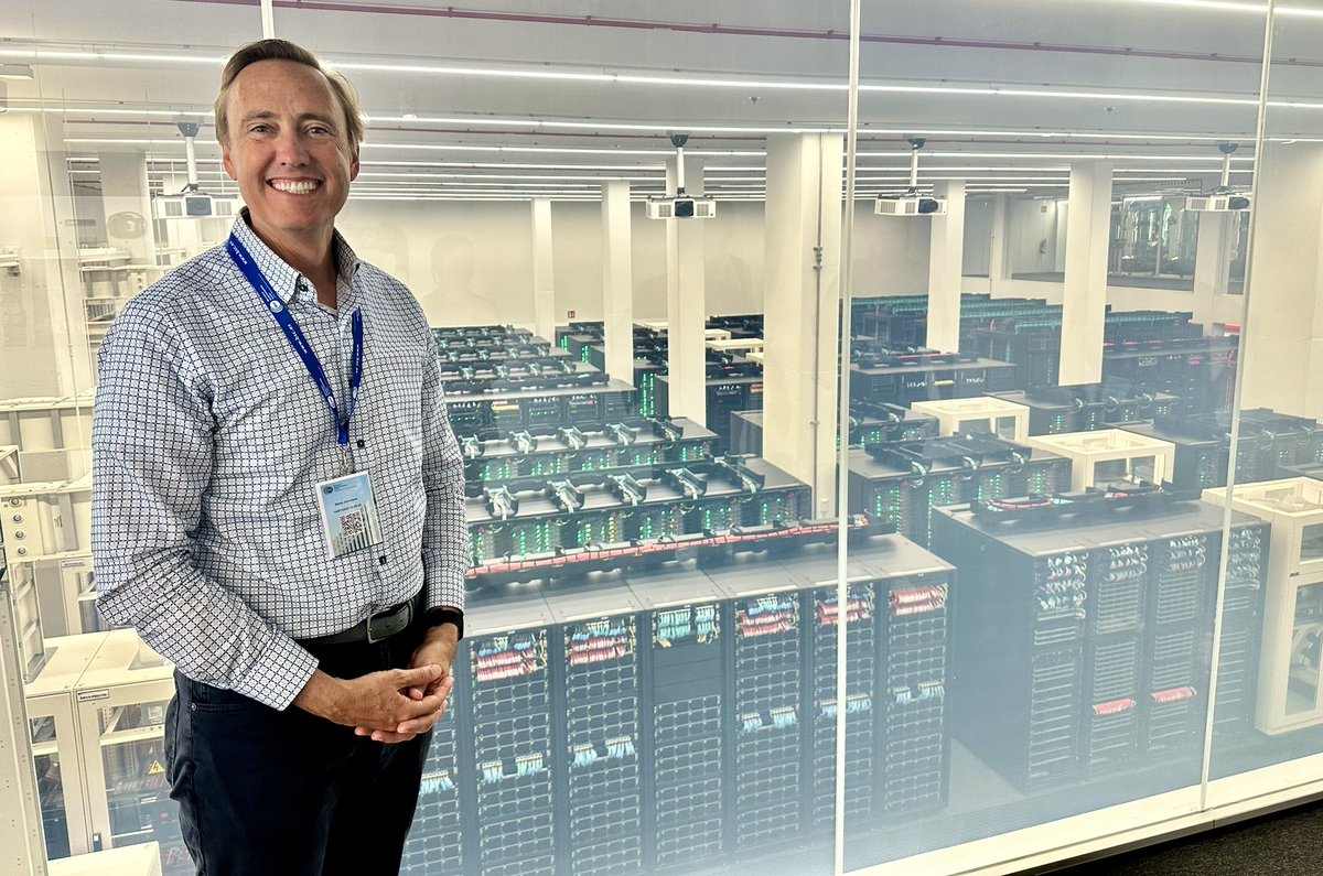 FutureJurvetson's tweet image. MareNostrum 5 at the Barcelona Supercomputing Center (BSC)
BSC is the lead for DARE (Digital Autonomy with RISC-V in Europe), a chip design effort with 38-partners, launched 4 months ago and aimed at Intel instead of NVIDIA.
306 PFLOPS here, and a GPU blade with glycol cooling.