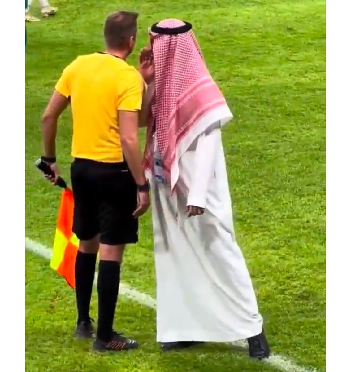 alibaba70h's tweet image. #السوبر_السعودي
 #طرد_ادارة_العبث_من_النصر25
#نصراويين_نرفض_رجيع_الهلال 
 #خيسوس_مرفوض_وانتم_مرفوضين 
 #انسحاب_الهلال
 #علی_بابا 
#النصر
هل بن نافل يدير المنظومة الرياضية
بن نافل يضرب في جميع الاتجاهات 
هل وصل للسطرة والتحكم حتي بنادي #النصر 
لا تصدقون الدون يختار كل شي