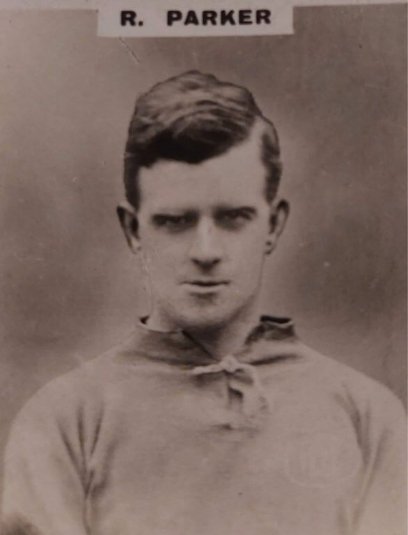 In the 1914/15 season, the Toffees won the league, one point clear of Oldham Athletic. They had Bobby Parker to thank for his 35 league goals.
Please help us raise funds to have his grave in Glasgow restored (we are just shy of £1000 of the £1500 target): gofund.me/8f980ea7