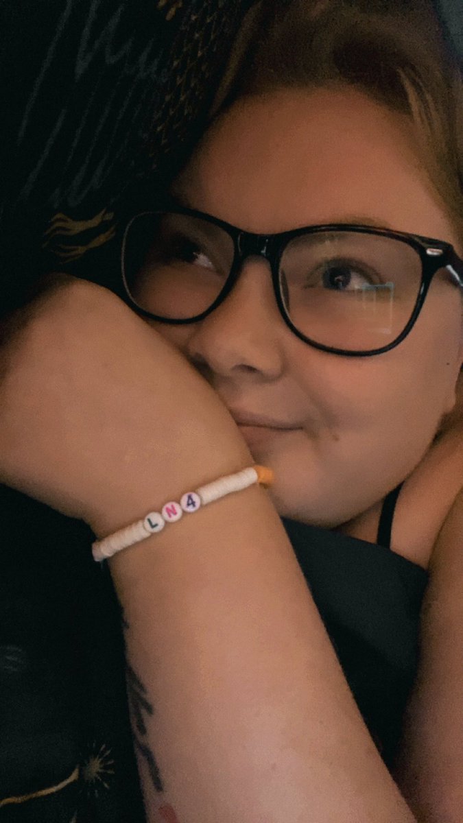 LN1xTZPftPAs's tweet photo. Happy #NonBinaryAwarenessday from your fave non binary friend!🫶 https://t.co/Mk4ca3ukdB