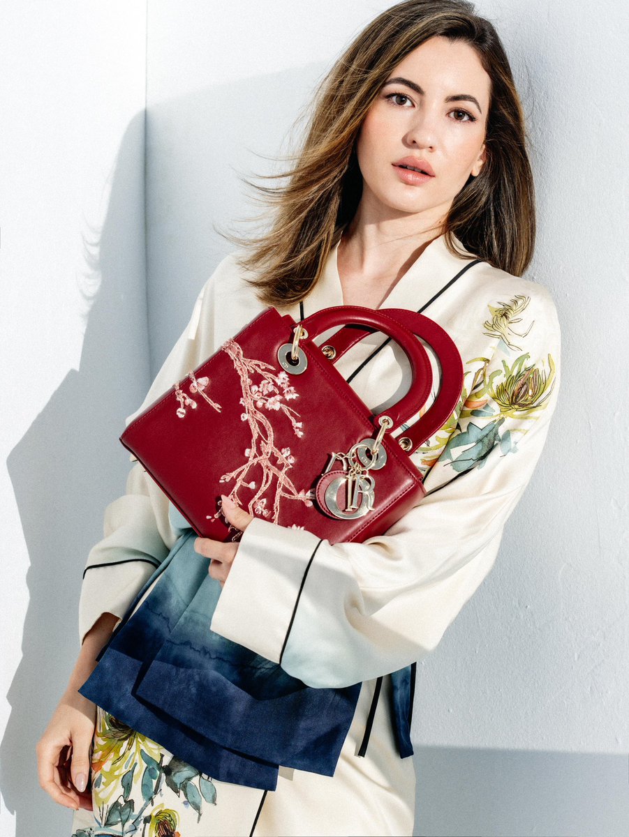 Revista 'Fuera de Serie' para el periódico <a href="/expansioncom/">expansioncom</a> 

Gracias <a href="/Dior/">Dior</a> por contar conmigo para un reportaje tan especial 💙