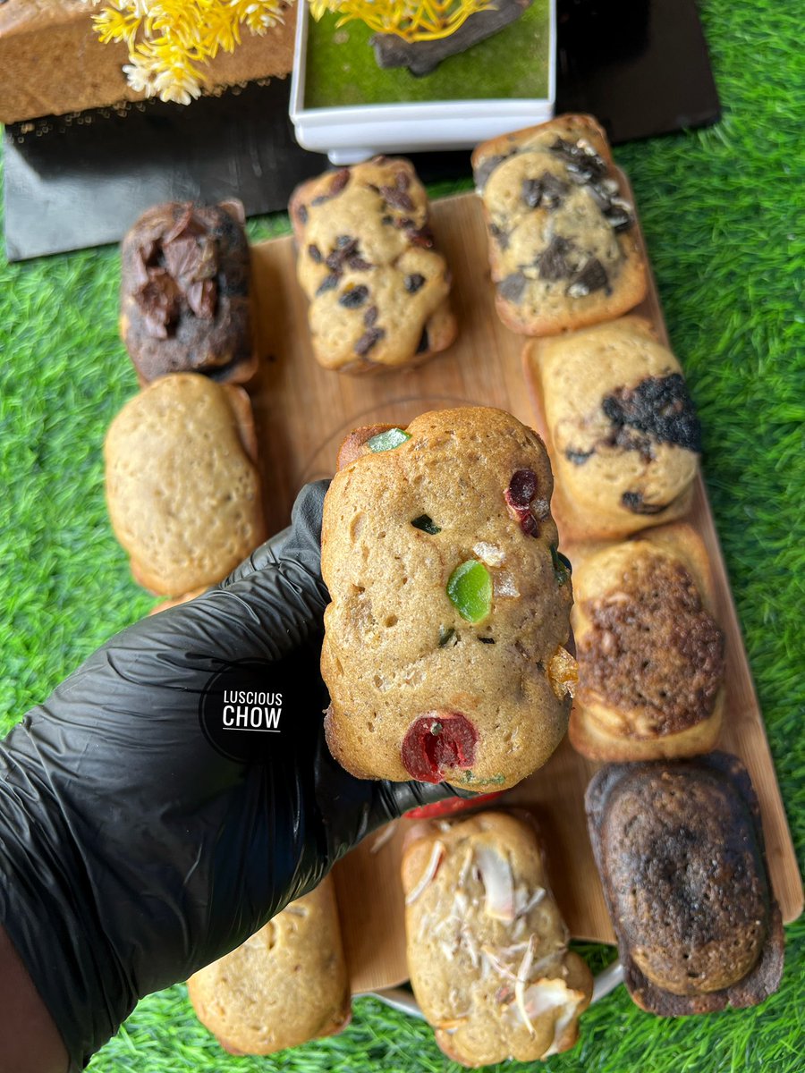 adaezennaji_'s tweet photo. This? 
It’s cherries loaf. It has fresh red cherries and dried green cherries in it. Sometimes there’s a bonus of dried yellow citrus in it 😊
All the toppings went inside the loaf this time around so only small is showing here 😅 https://t.co/bch90YxmOu