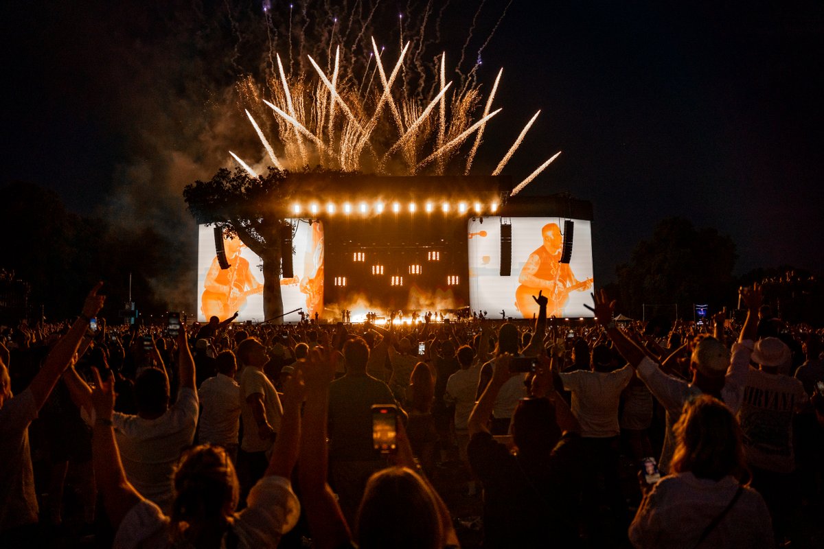 BSTHydePark's tweet image. Some of our favourite moments over the past few weeks in Hyde Park ☀️
Sign up for 2026 news at bst-hydepark.com
#BSTHydePark