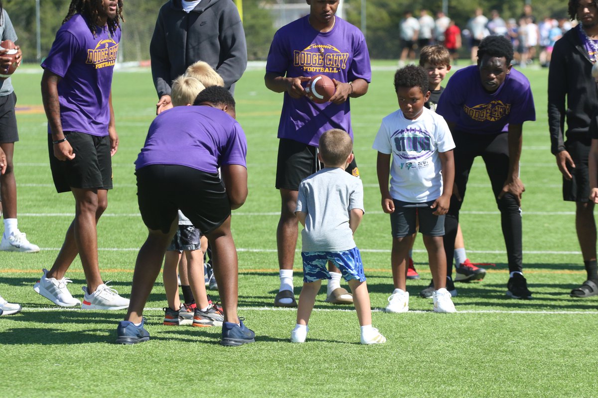 Dodge City CC Conquistadors (@goconqs) on Twitter photo 🏈Football Kids Camp🏈
<a href="/GoConqsFB/">Dodge City Football</a> enjoying teaching the youth at our kids camp....great to have all the kids out & great to be involved in our community #GoConqs
📸Full Gallery: goconqs.com/galleries/foot… 🏈Football Kids Camp🏈
<a href="/GoConqsFB/">Dodge City Football</a> enjoying teaching the youth at our kids camp....great to have all the kids out & great to be involved in our community #GoConqs
📸Full Gallery: goconqs.com/galleries/foot…
