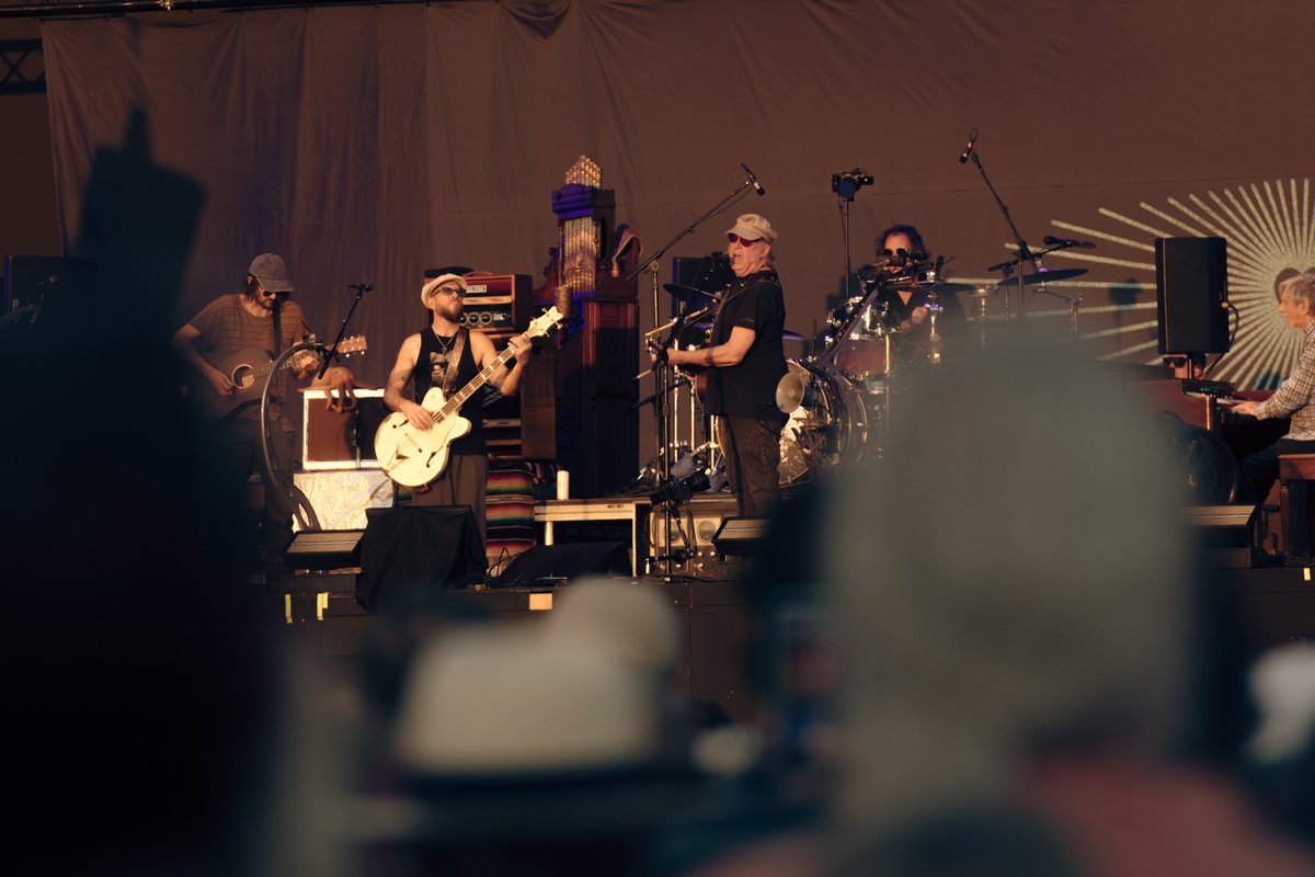 BSTHydePark's tweet image. Some of our favourite moments over the past few weeks in Hyde Park ☀️
Sign up for 2026 news at bst-hydepark.com
#BSTHydePark