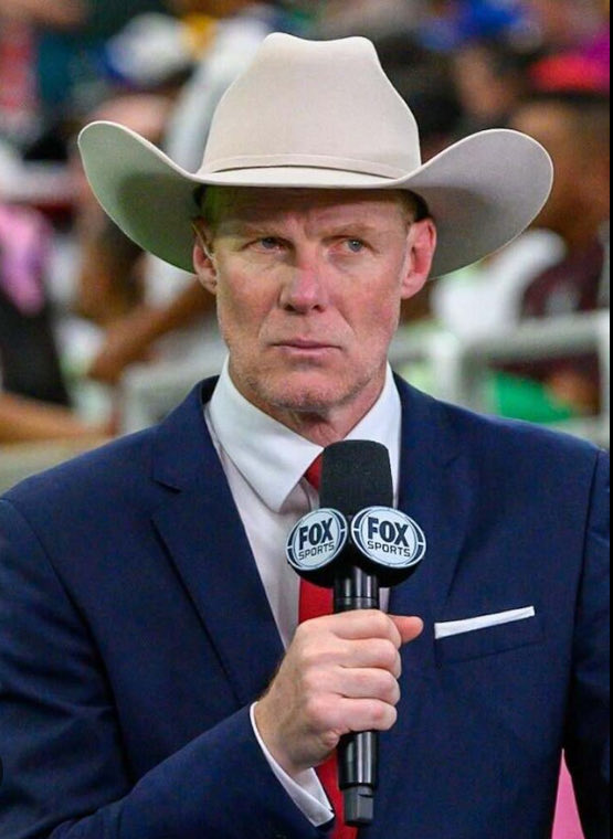 tombooger's tweet image. BREAKING: Alexi Lalas was arrested yesterday shortly after the #FIFACWC final after he ran onto the field attempting to get closer to President Donald Trump. Police reports say he was removing his pants and “aggressively salivating” when he was stopped by security.