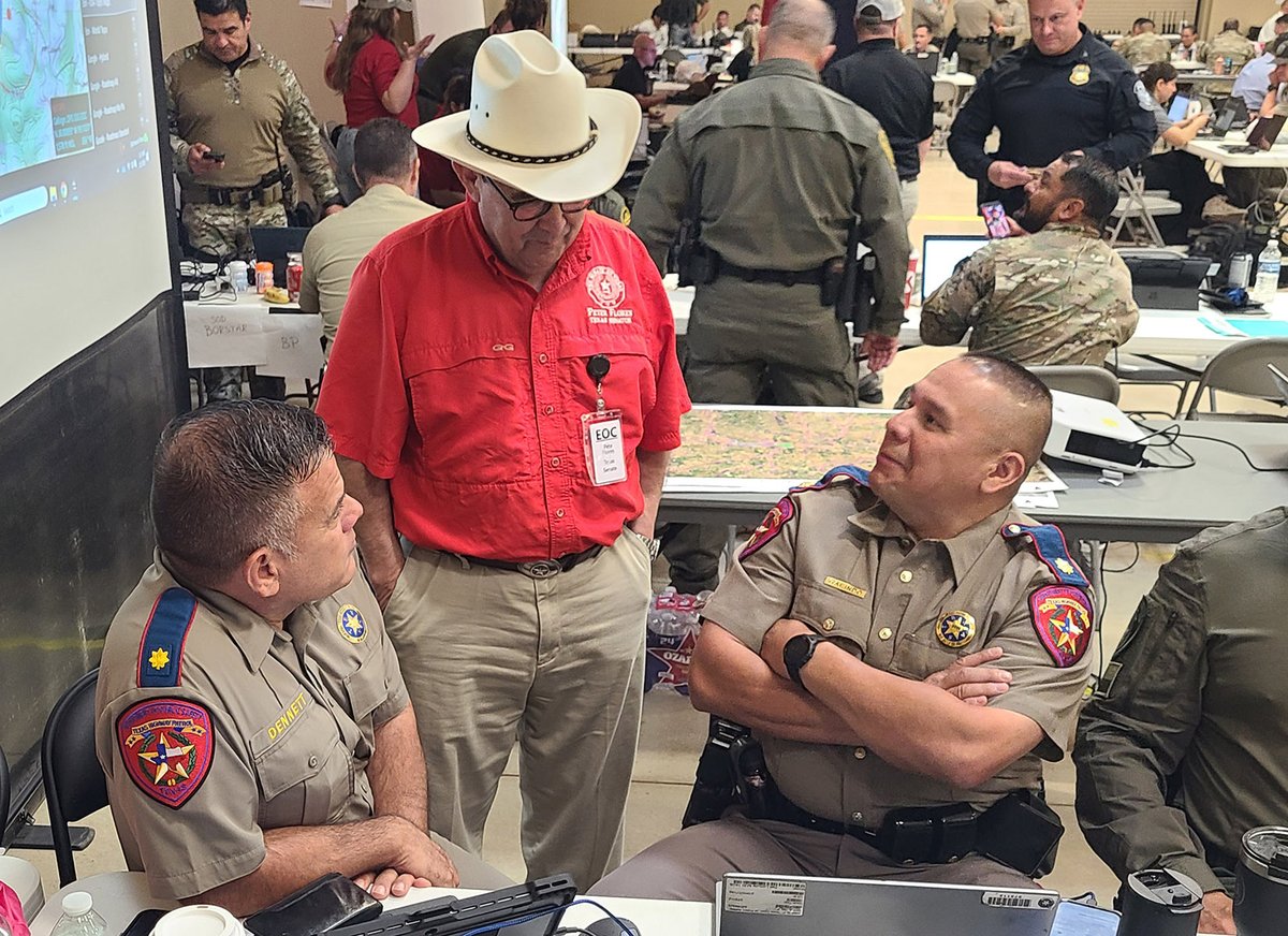 PeteFlores_TX's tweet image. Thank you to President Trump, Governor Abbott, and all the elected officials who visited Central Texas to support communities impacted by the devastating floods. I spent most of last week on the ground in the area, listening to families and seeing the damage firsthand.