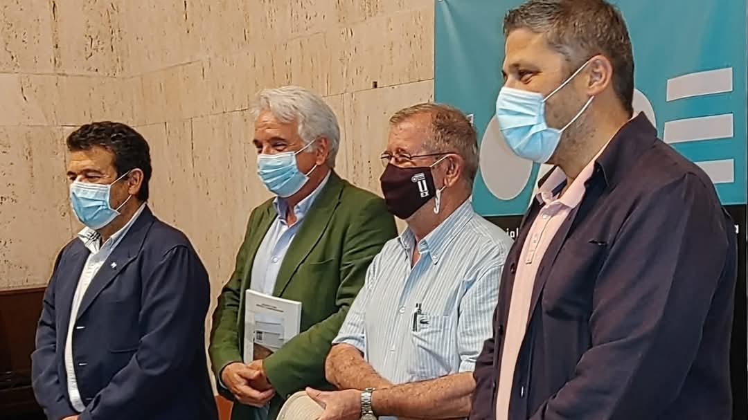 Hace 4 años.
Una buena sesión ayer en COADE. Gracias a los presentes. Presentación de mi libro.