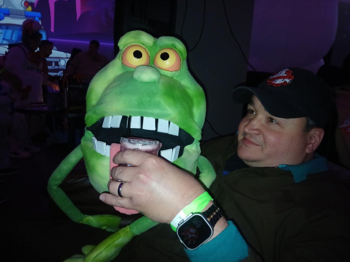 ExtraLife4Kids's tweet image. Who you gonna call? ☎️ 👻 What a scary fun time at the Ghostbusters Party at Wonderverse Chicago, raising over $2K for @ExtraLifeChi! See all the fun on the Bob After Dark Twitch. 🔗 bit.ly/4eN9wl5
📸 @CCGhostbusters