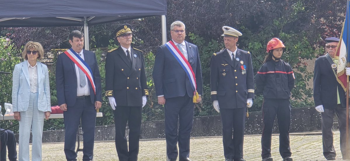 EmericSalmon's tweet image. J&apos;étais à Lure ce matin pour célébrer le #14juillet2025 et la fête nationale.

Une belle cérémonie pour nous rappeler qu&apos;il est important d&apos;être unis et que trois couleurs nous rassemblent : le bleu, le blanc et le rouge.

Bravo aux agents municipaux pour l&apos;organisation.

Merci à…