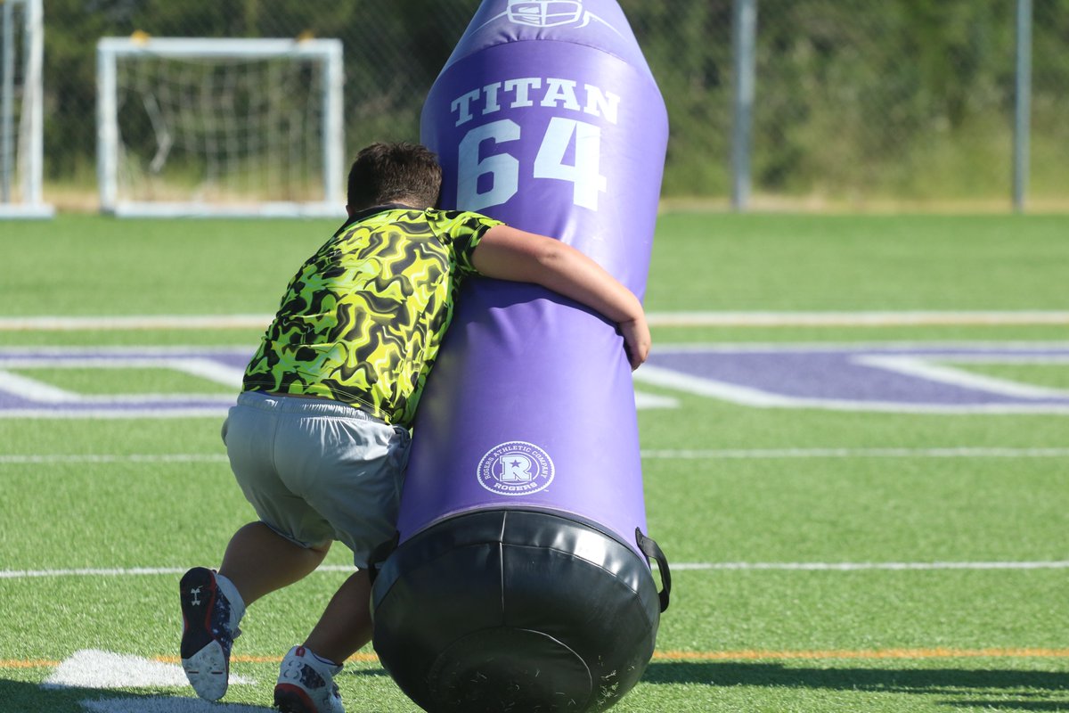 GoConqs's tweet image. 🏈Football Kids Camp🏈
@GoConqsFB enjoying teaching the youth at our kids camp....great to have all the kids out & great to be involved in our community #GoConqs
📸Full Gallery: goconqs.com/galleries/foot…