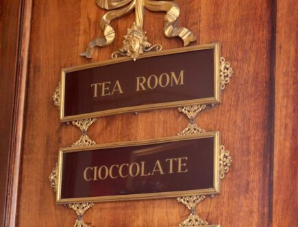 AetheriaTravels's tweet image. 📄 #Newsletter ¡Nos vamos a #Roma! Visitamos la colina del #Aventino y la cerradura de la Orden de Malta, el #Moisés de Miguel Ángel y la Bocca della Verità. Además, nos tomamos un buen caffè en alguno de los establecimientos históricos de la ciudad...
👉mailchi.mp/68f1e89d7a70/b…