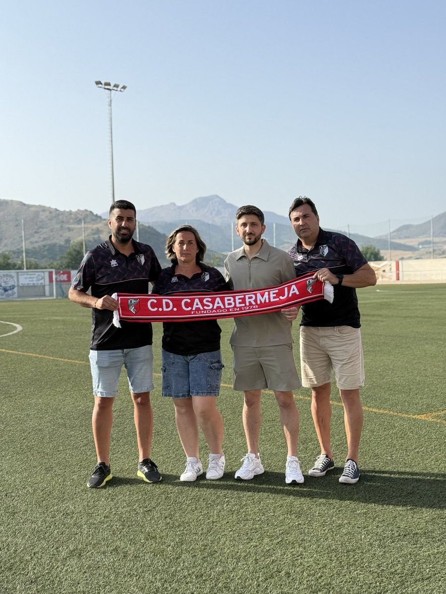 CDCasabermeja's tweet photo. 📢 | 𝐅𝐈𝐂𝐇𝐀𝐉𝐄𝐒 | 🔴

🫱🏼‍🫲🏻 ¡𝑷𝑨𝑩𝑳𝑶 𝑪𝑨𝑳𝑨 se compromete con el Club Deportivo Casabermeja para la temporada 25/26! ✍🏻

💯 ¡Jugador diferencial para el Casa en un bonito periodo de nuestra historia! ¡Qué bueno que volviste! 😊

#VamosCasa https://t.co/1LdN69wiFY