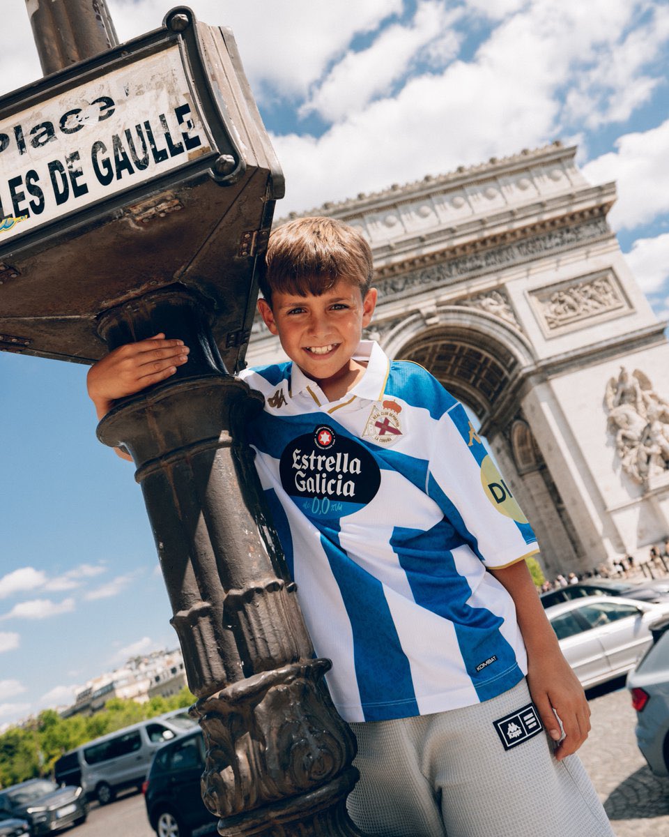 SomosDepor's tweet photo. 🔵⚪️ La nueva piel del Dépor 🥰
 🆕 Inspirada en la camiseta de aquel inolvidable 1991... ¡una joya con historia!
 🔁 Vota con un "RT" si te gusta
💬 No me gusta – comenta https://t.co/FnrW9HuPHS