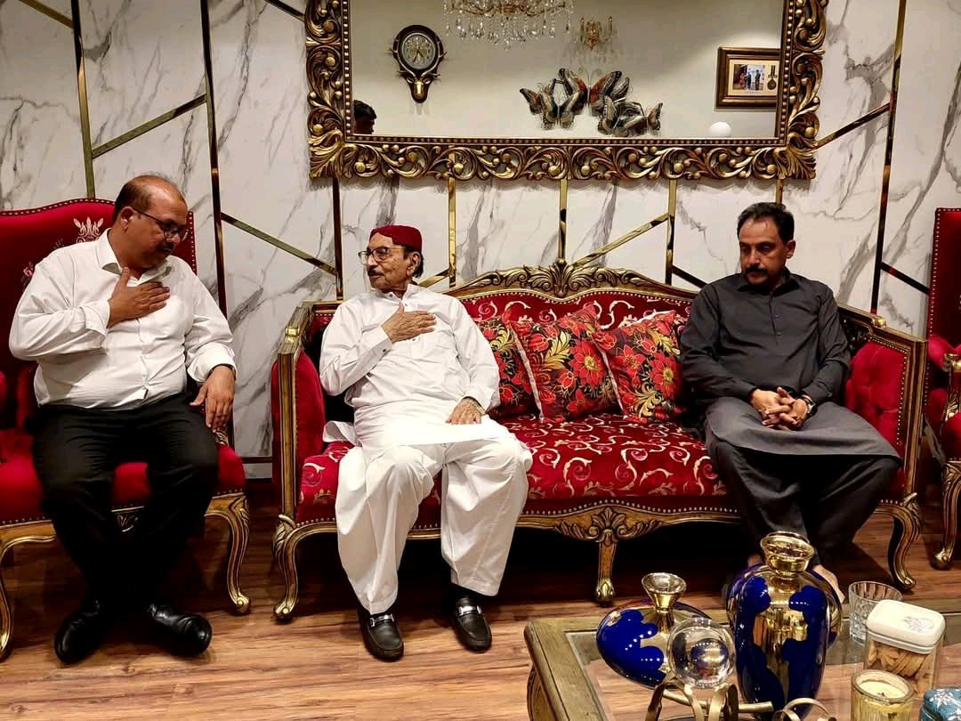 manangh233's tweet photo. Karachi : PPP Senior Leader &amp; Former Chief Minister of Sindh Syed Qaim Ali Shah Jillani Sb Offered Condolence With DIG Syed Pir Muhammad Shah On Sad Demise Of His Father At DHA Karachi.
@BBhuttoZardari 
@AseefaBZ 
@ShahNafisa https://t.co/FghpQ1Js3L