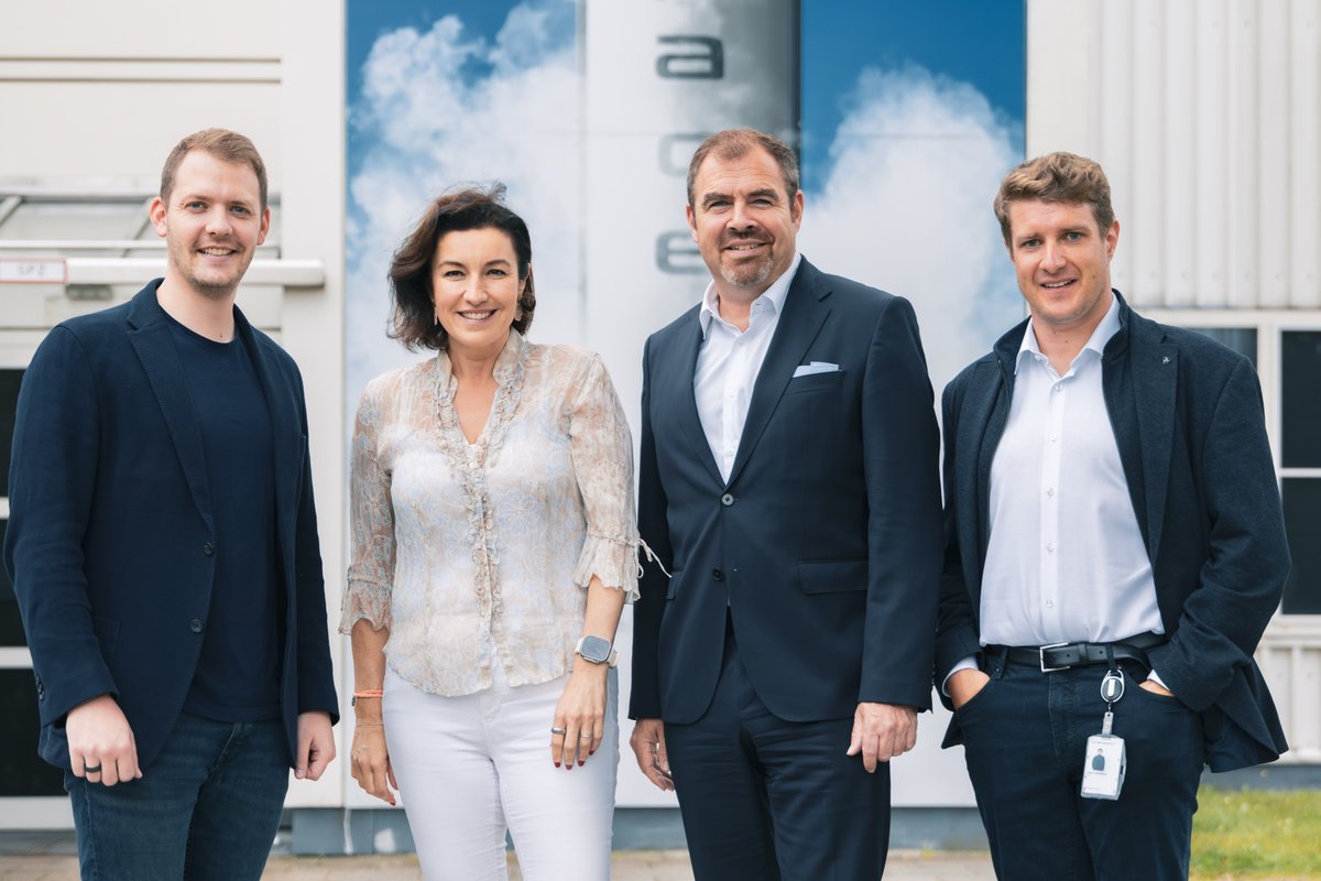 isaraerospace's tweet image. Honored to welcome Federal Minister @DoroBaer and Minister of State @hahnflo to Isar Aerospace today. The visit highlights the growing role of commercial space for Europe, as space-based applications form the basis for national autonomy, security, and economic growth.…