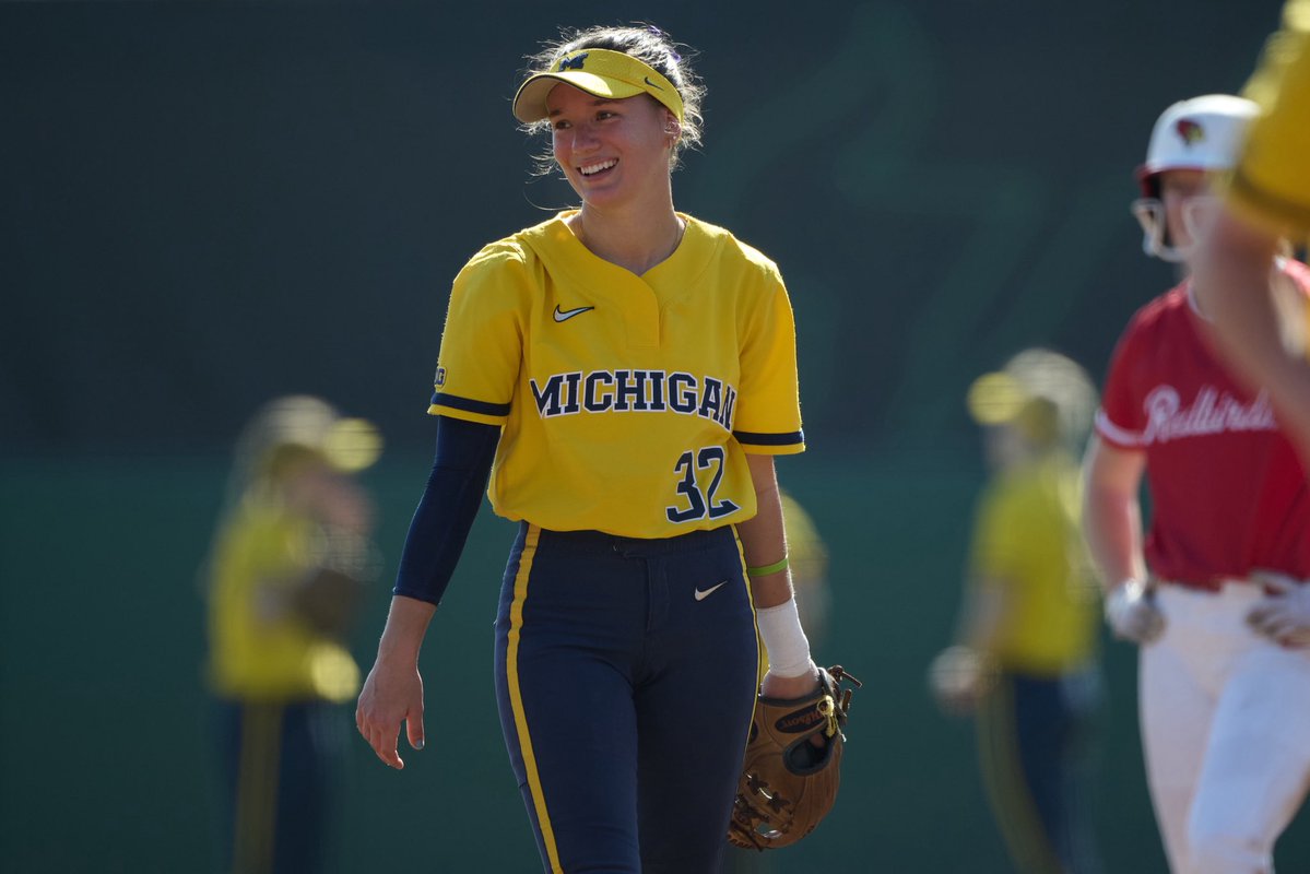 umichsoftball's tweet image. A big WTG to our three Big Ten Distinguished Scholars: Emerson, Ella and K-Rod! 📚
Release >> myumi.ch/w9mnd