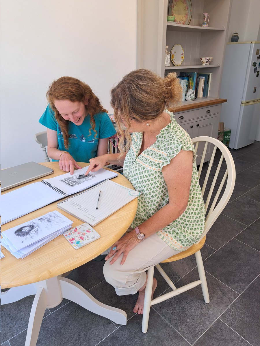 AuthorTracyRees's tweet image. Epic day with @RobertstheRed going through 1st draft illustrations for The Golden Feather. For 6 hours we discussed every little detail. I'm completely enchanted with her beautiful artwork - it captures so beautifully the spirit of the story #MondayVibes #books #art #illustration