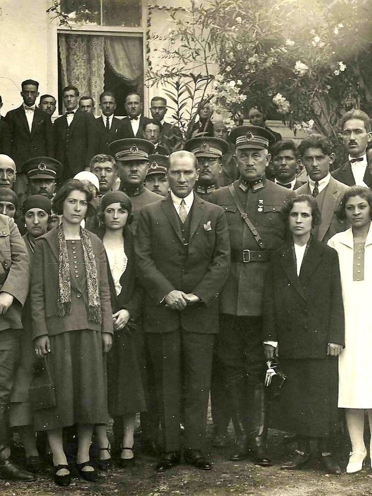 Egemenlik, 
Kayıtsız şartsız milletindir!
Ne mutlu Türk'üm diyene..!🇹🇷