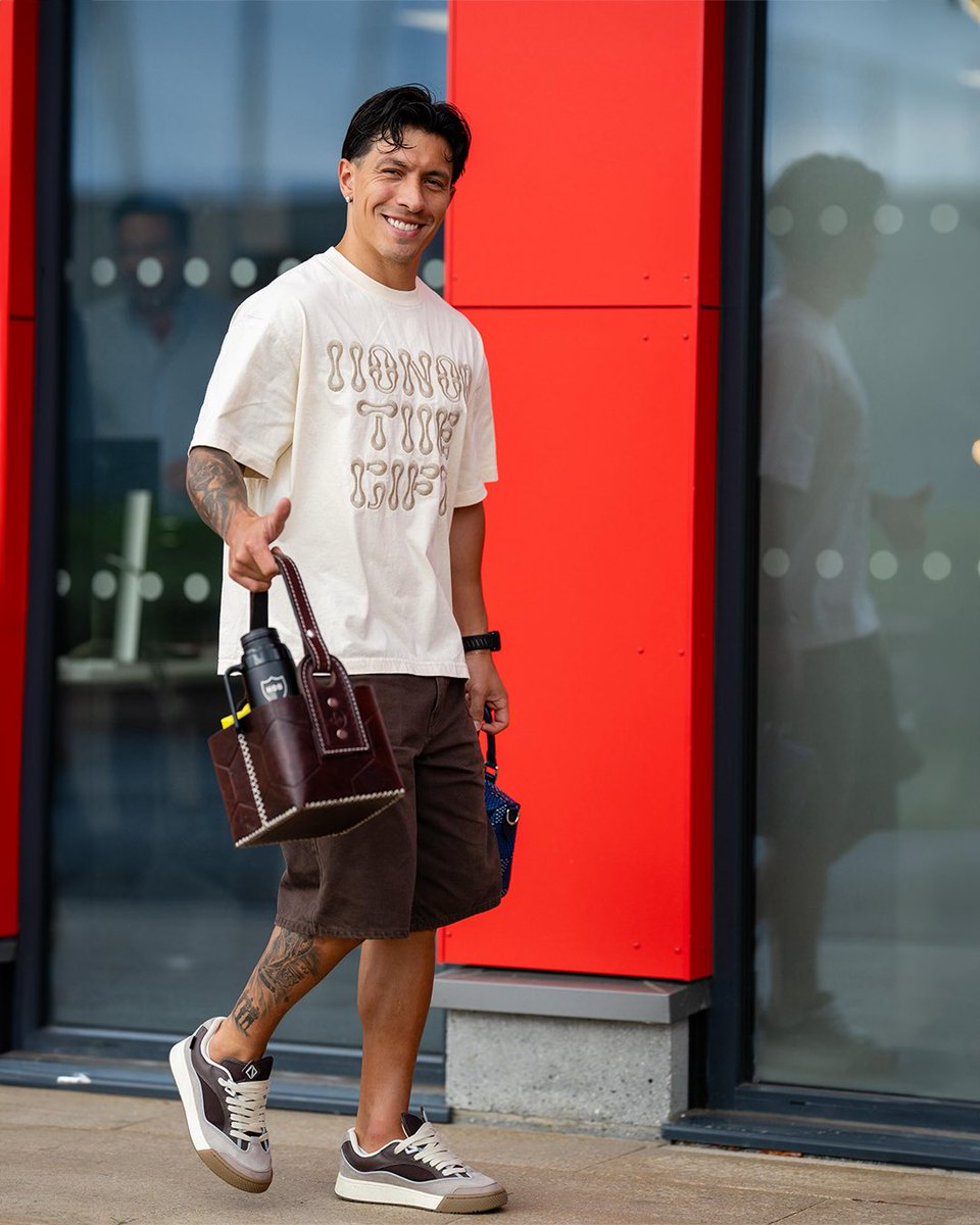 LisandrMartinez's tweet image. 📍Carrington @ManUtd 👹❤️