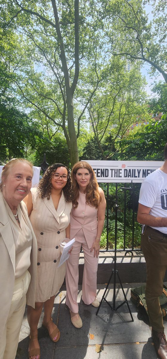 Julie Menin (@juliemenin) on Twitter photo Proud to stand with <a href="/CWADistrict1/">CWA District 1</a> <a href="/NYDNUnion/">Daily News Union</a> <a href="/CnDelarosa/">Carmen De La Rosa</a> and <a href="/NYDailyNews/">New York Daily News</a> journalists in their fight for fair wages, benefits, & job security. Quality journalism depends on supporting those who produce it! <a href="/NYDailyNews/">New York Daily News</a> must ensure its staff receive livable wages and protections Proud to stand with <a href="/CWADistrict1/">CWA District 1</a> <a href="/NYDNUnion/">Daily News Union</a> <a href="/CnDelarosa/">Carmen De La Rosa</a> and <a href="/NYDailyNews/">New York Daily News</a> journalists in their fight for fair wages, benefits, & job security. Quality journalism depends on supporting those who produce it! <a href="/NYDailyNews/">New York Daily News</a> must ensure its staff receive livable wages and protections