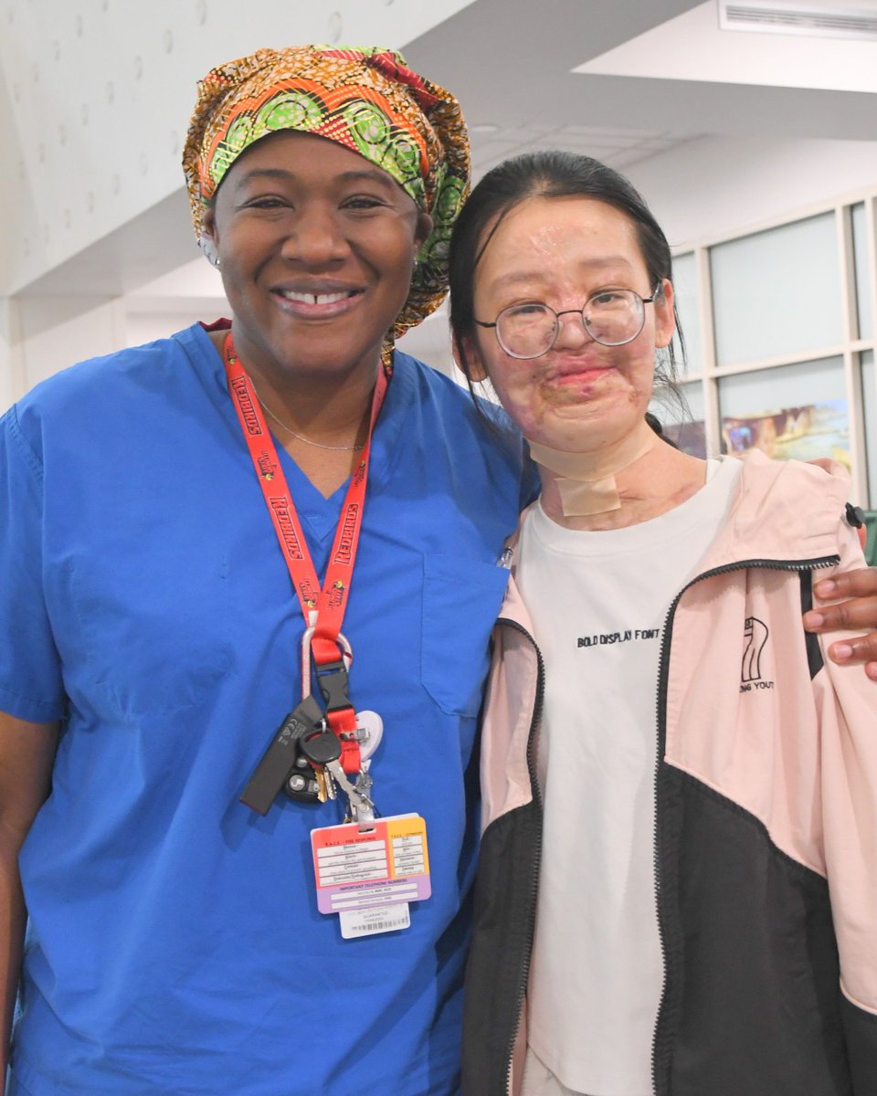 ShrinersBoston's tweet image. A heartfelt congratulations to Grace, who recently graduated from care at @ShrinersBoston. After years of working with our dedicated hospital staff, Grace celebrated this important milestone with her care team by her side. Way to go Grace! 🎉👏
#ShrinersChildrens @shrinershosp
