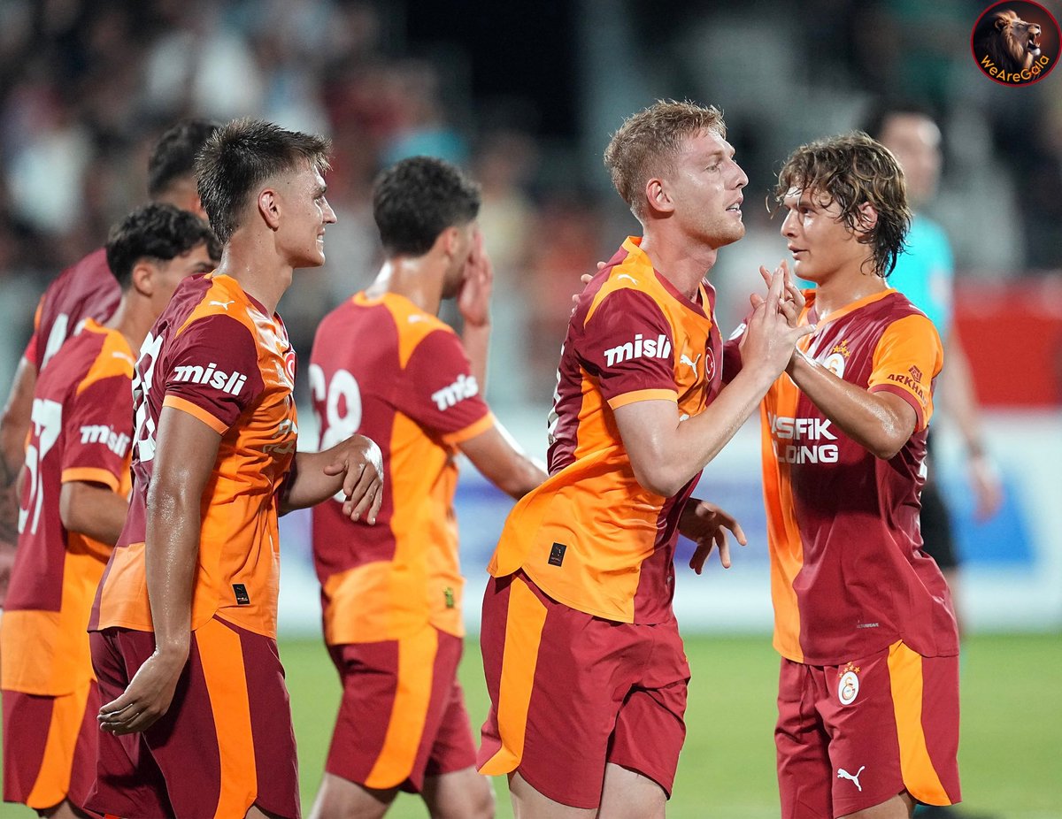 İyi geceler Büyük #Galatasaray ailesi. ♥️💛

#WeAreGala <a href="/wearegal/">WeAreGala</a> #Hedef26 #SenŞampiyonOlacaksın