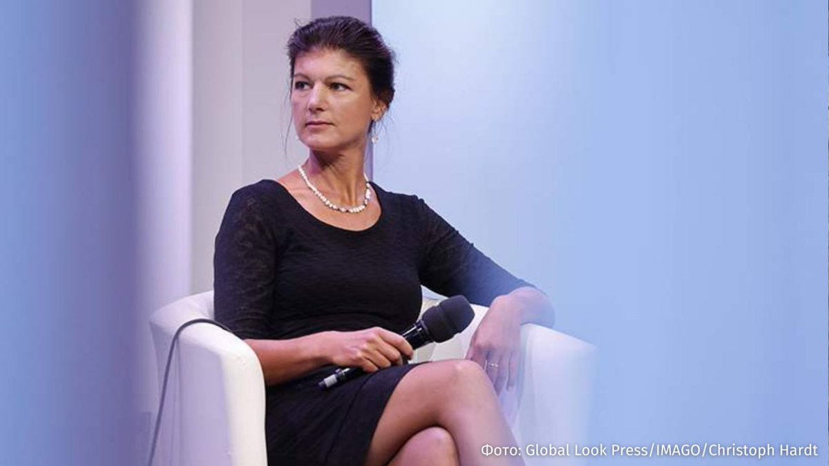 "Questa sottomissione deve finire!"
La leader del partito tedesco SVV, Sahra Wagenknecht, ha chiesto il ripristino del #NordStream e la revoca delle sanzioni anti-russe in risposta alle minacce di #Trump di imporre dazi sui prodotti dell'#UE.
"Abbiamo bisogno di politici che⬇️