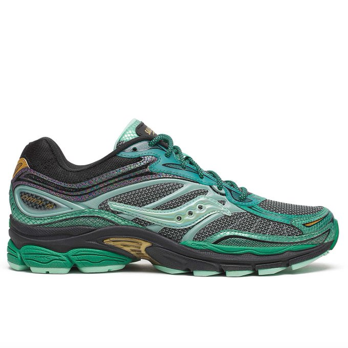 SnkrsStock's tweet photo. AD: SALE $148.75 (RETAIL $175) + FREE shipping 
w/code TX7SMS10
Progrid Omni 9 Glowaconstrictor https://t.co/cXSKWqXFOV