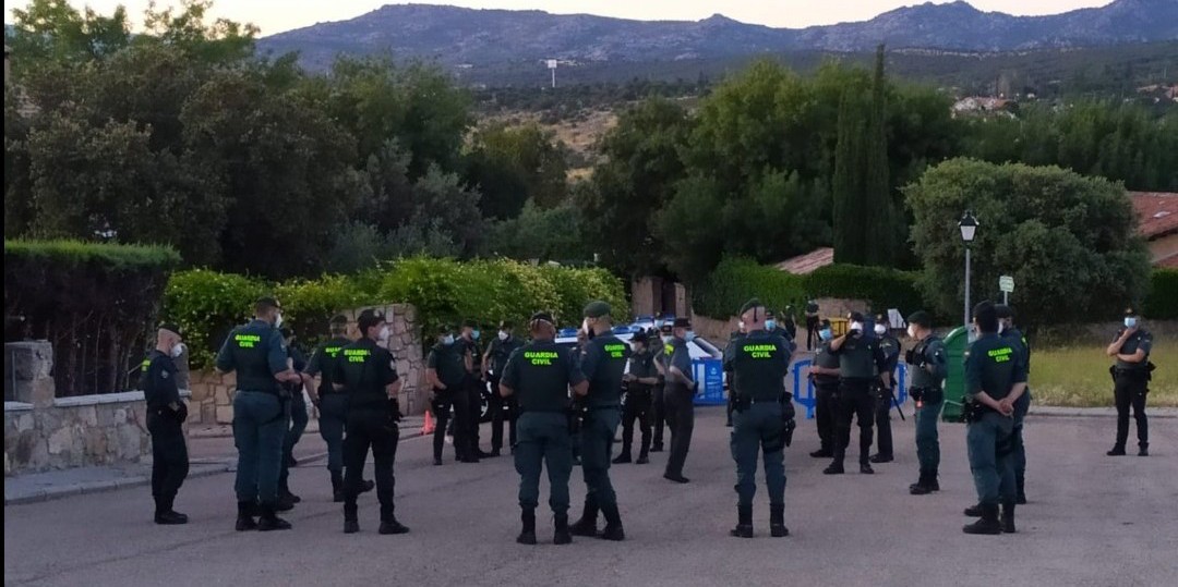 No es Torre Pacheco, es Galapagar. Marlaska tardo menos en blindar el casoplón de Iglesias y Montero, que en dar seguridad a la localidad murciana.

No sólo castiga a los agentes de la Guardia Civil sin la profesión de riesgo, sino que también les ha dejado a los pies de los