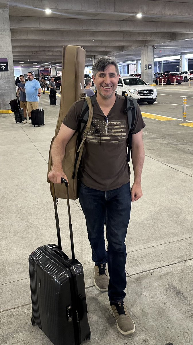 MajidiShahram's tweet image. In the Music City for @SNISinfo annual meeting! @DavidAltschulMD #guitar #aneurysm #stroke #cSDH #AVM @svinsociety @cvsection