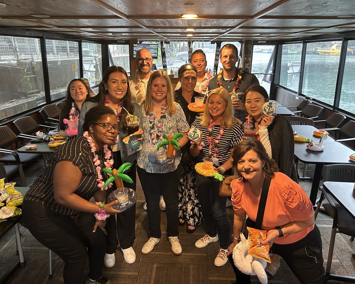 cbz's tweet image. The Chicago Tax and BES teams had an awesome summer day out on Lake Michigan! We kicked off with some rain but ended up enjoying the sun, great views, and bonding as a team. Good times all around! #WorkFun #TeamCBIZ
