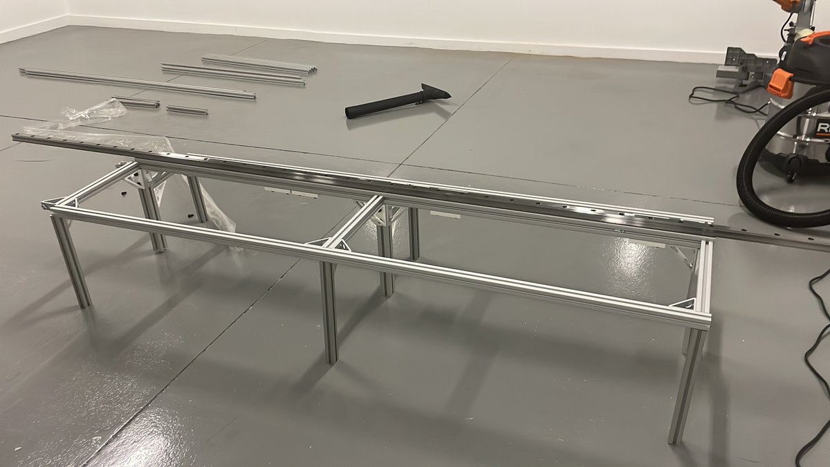 lucas_crupi's tweet image. loooooooong rail