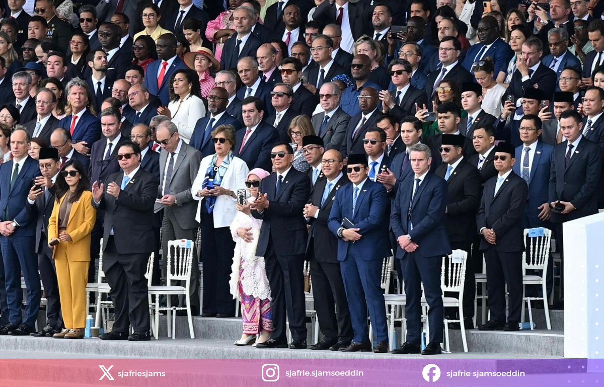 sjafriesjams's tweet image. Saya bersama sejumlah Menteri Kabinet Merah Putih mendampingi Presiden RI @prabowo menghadiri Parade Militer Bastille Day 2025 di Place de la Concorde Paris atas Undangan Resmi Pemerintah Prancis sebagai Tamu Kehormatan (Senin, 14 Juli 2025).
Momen istimewa terjadi ketika…