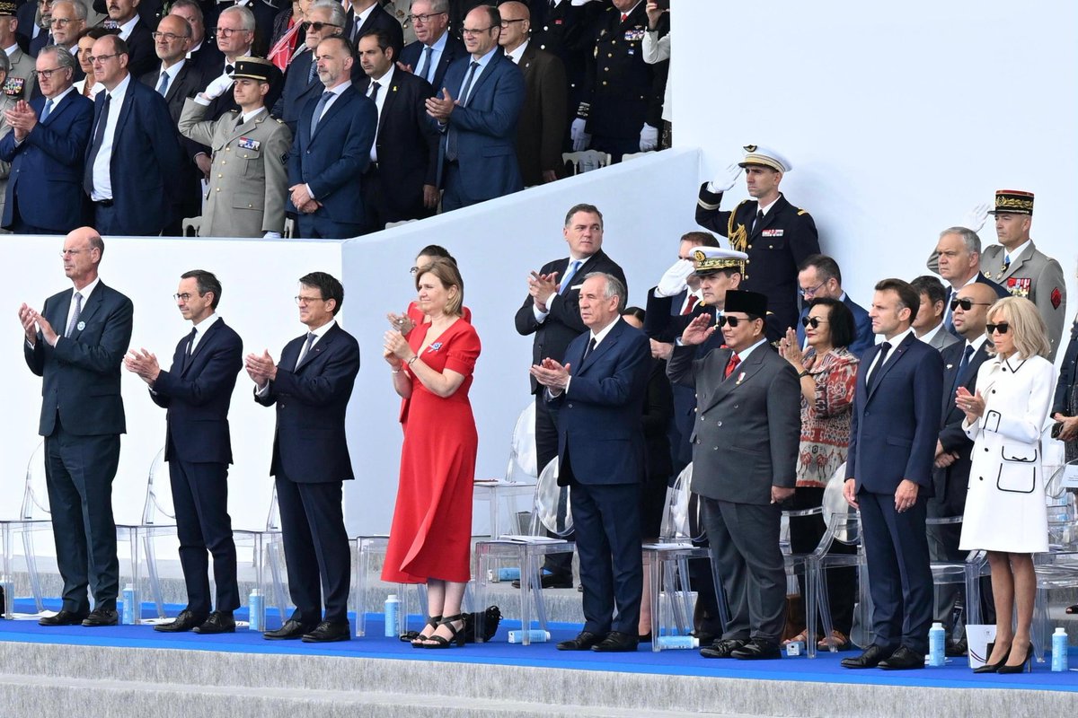 sjafriesjams's tweet image. Saya bersama sejumlah Menteri Kabinet Merah Putih mendampingi Presiden RI @prabowo menghadiri Parade Militer Bastille Day 2025 di Place de la Concorde Paris atas Undangan Resmi Pemerintah Prancis sebagai Tamu Kehormatan (Senin, 14 Juli 2025).
Momen istimewa terjadi ketika…