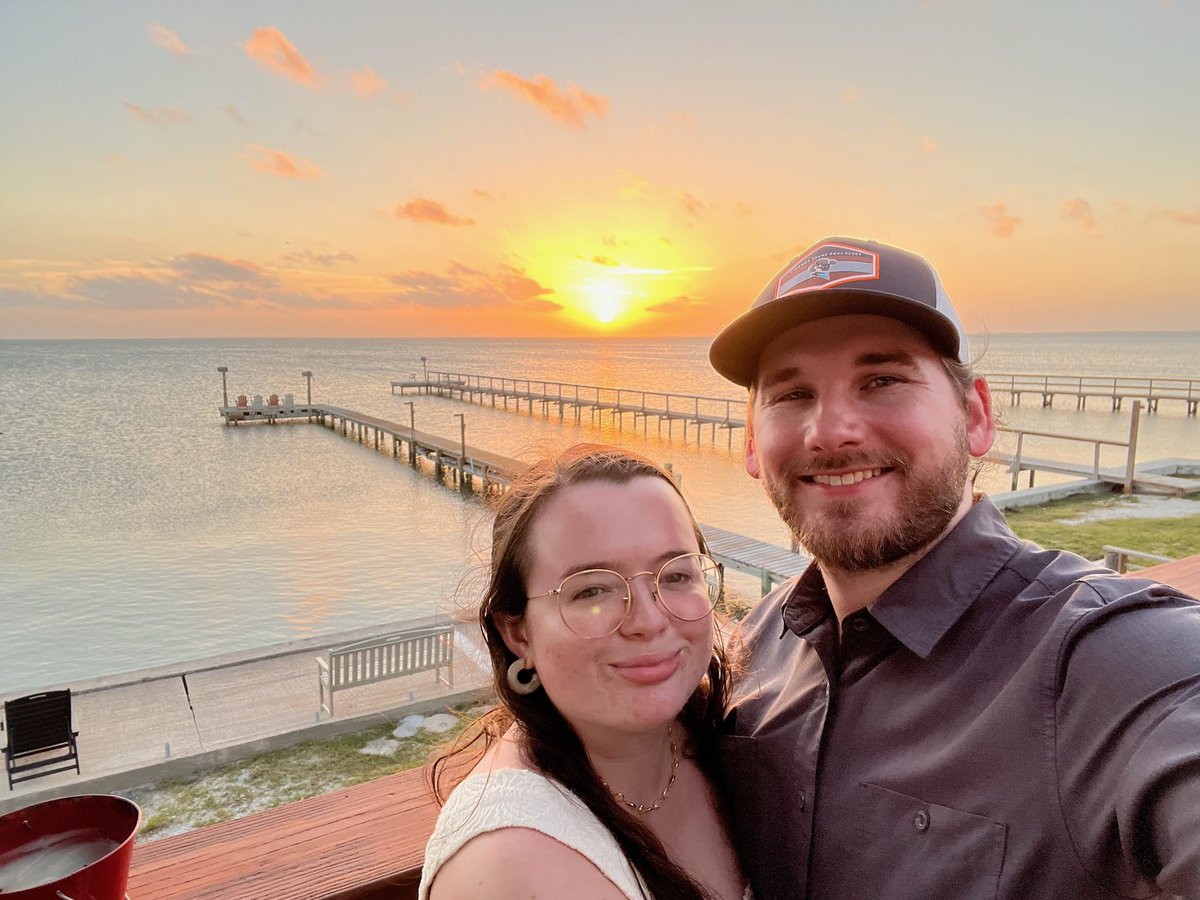 mslucaslearning's tweet photo. Roadtrip and Sunset selfie from our trip back in June! @BethkeElem https://t.co/JjOu8GcKVA