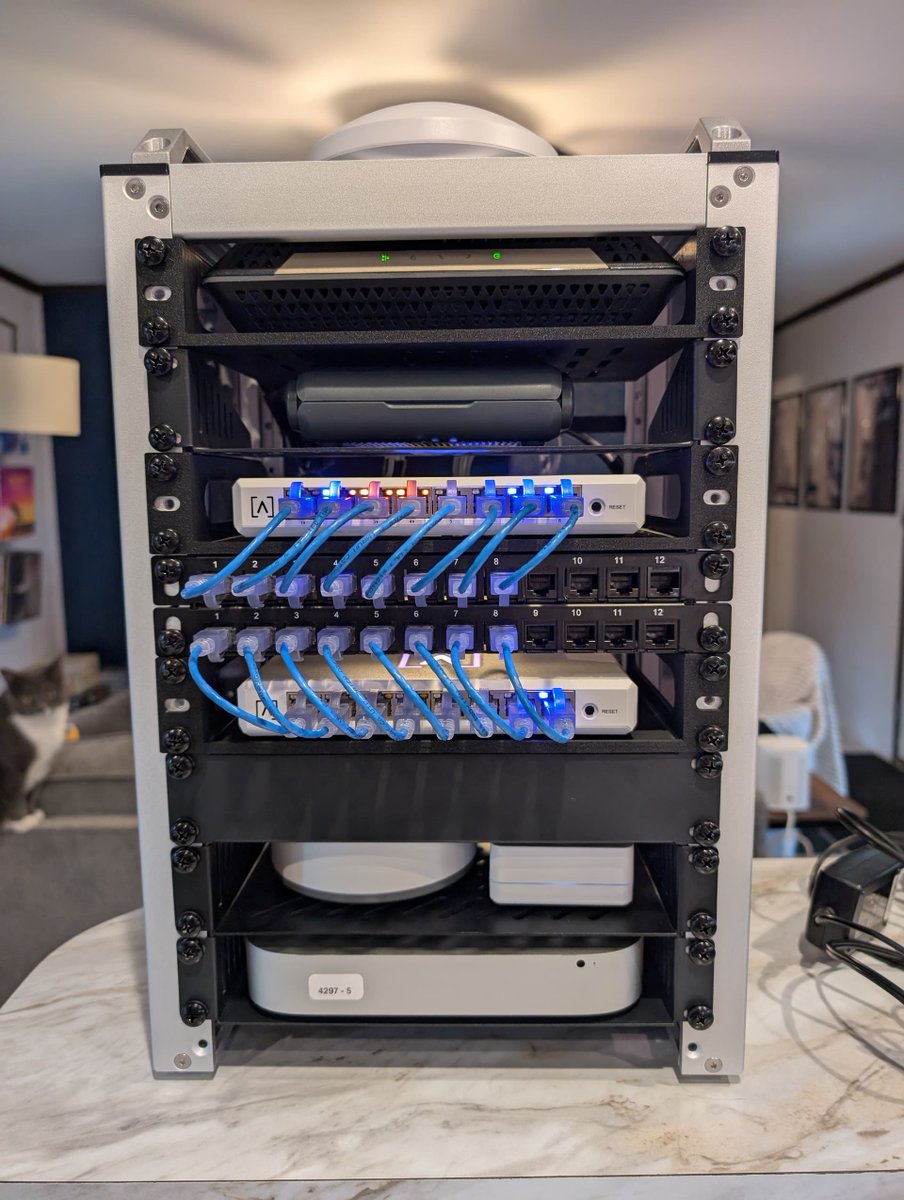 AltaLabsInc's tweet photo. Check out this awesome Home Lab Mini Rack set up by Day Dream Integration Owner, Ethan! 🛜 Read more about the install here: https://t.co/188i5eHWR8
#HomeLab #SmartHome #MiniRack #AltaLabs #TechSetup https://t.co/A6iux36mXQ